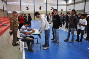 Jovens de Itapoá realizam Juramento à Bandeira