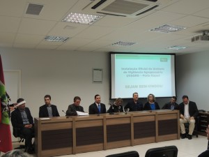 Mesa de autoridades da instalacao oficial da Uvagro no Porto Itapoa