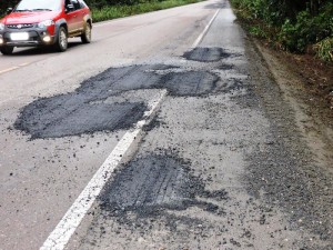Nova manifestação bloqueia SC-417 em protesto por melhorias na via