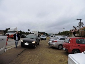 Nova manifestação bloqueia SC-417 em protesto por melhorias na via