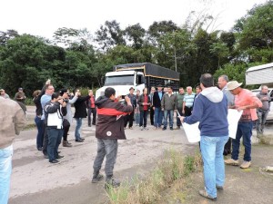 Nova manifestação bloqueia SC-417 em protesto por melhorias na via
