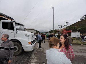 Nova manifestação bloqueia SC-417 em protesto por melhorias na via