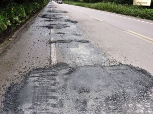 Nova manifestação bloqueia SC-417 em protesto por melhorias na via