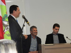 Patricio Junior discursa para os convidados