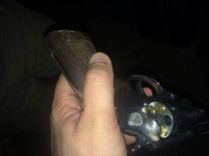 Suspeitos de assalto são presos logo após o crime na Barra do Saí, em Itapoá