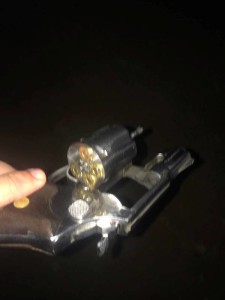 Suspeitos de assalto são presos logo após o crime na Barra do Saí, em Itapoá