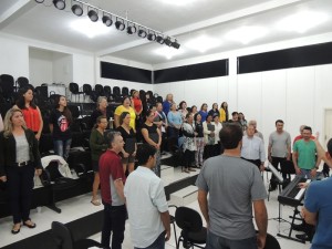 Coral Vozes da Babitonga realiza suas primeiras aulas em Itapoá