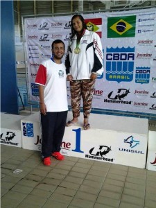 Atleta itapoanse ouro na natacao do Parajesc e sera indicada para a selecao estadual