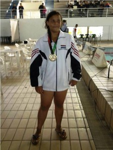 Atleta itapoanse ouro na natacao do Parajesc e sera indicada para a selecao estadual
