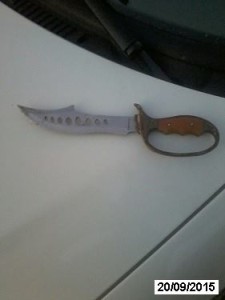 Briga de bar termina com um homem esfaqueado e outro atropelado