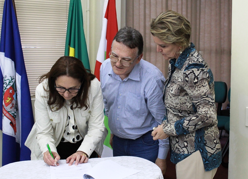 Convenio do Estado Apaes -Credito - Maria Augusta Gayoso