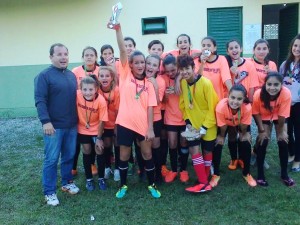 Dobradinha de ouro para Itapoá no Moleque Bom de Bola microrregional