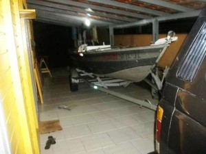 Lancha é furtada de uma casa do Pontal na madrugada dessa segunda-feira (14-09)