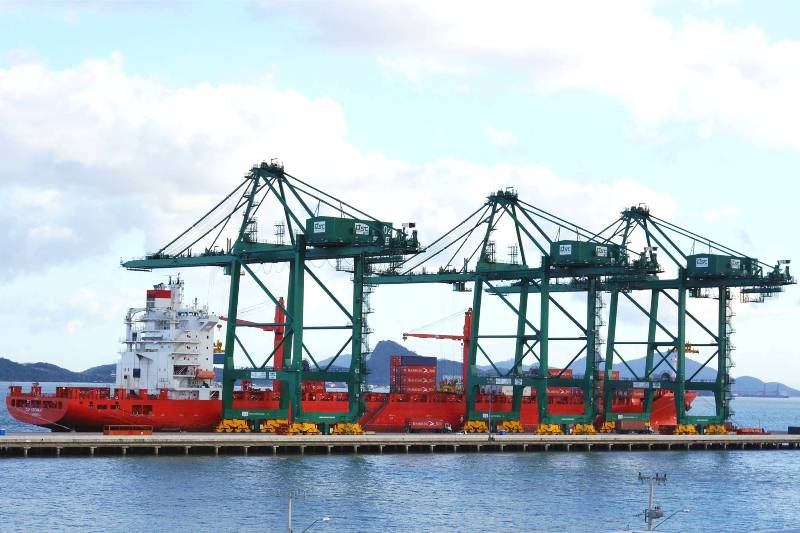 Porto Itapoá bate dois recordes operacionais no intervalo de quatro dias