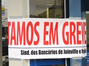 04 Faixa de greve na Caixa Economica Federal de Itapoa