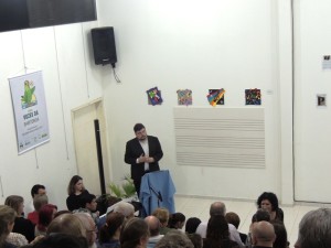 Apresentação Cantar é Preciso do Coral Vozes da Babitonga na Casa da Cultura de Itapoá