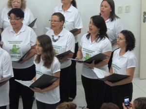 Apresentação Cantar é Preciso do Coral Vozes da Babitonga na Casa da Cultura de Itapoá
