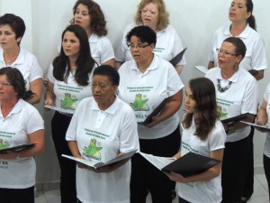 Apresentação Cantar é Preciso do Coral Vozes da Babitonga na Casa da Cultura de Itapoá
