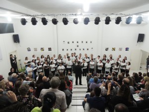Apresentação Cantar é Preciso do Coral Vozes da Babitonga na Casa da Cultura de Itapoá