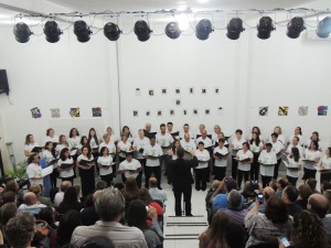 Apresentação Cantar é Preciso do Coral Vozes da Babitonga na Casa da Cultura de Itapoá