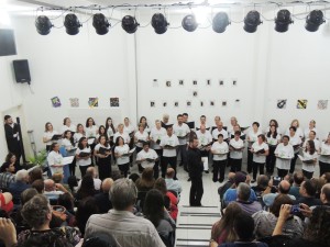 Apresentação Cantar é Preciso do Coral Vozes da Babitonga na Casa da Cultura de Itapoá