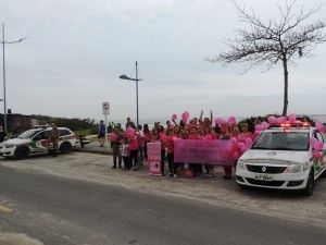 Campanha Outubro Rosa foi encerrada com caminhada em Itapoá