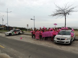 Campanha Outubro Rosa foi encerrada com caminhada em Itapoá