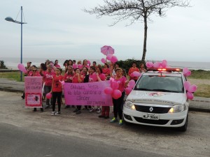 Campanha Outubro Rosa foi encerrada com caminhada em Itapoá