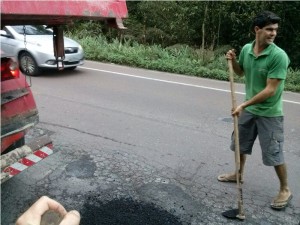 Movimento 10 Tapa Buracos em Garuva SC 415 - Foto Rodrigo Machado 12