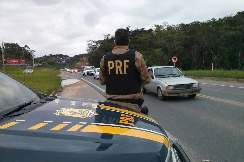 Nehhuma morte nas estradas federais de SC no feriadão de Aparecida