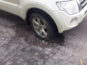 Situacao buracos rodovia SC 415 - foto Raul Ivan Delavy 06