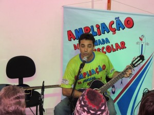 Alunos do projeto Ampliação demonstram talento em Mostra de Música