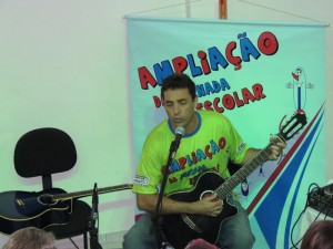 Alunos do projeto Ampliação demonstram talento em Mostra de Música