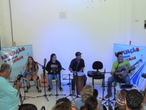 Alunos do projeto Ampliação demonstram talento em Mostra de Música