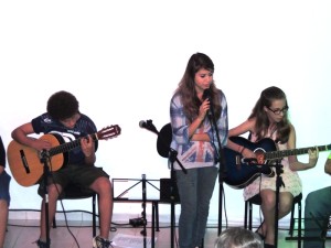 Alunos do projeto Ampliação demonstram talento em Mostra de Música