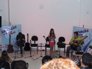Alunos do projeto Ampliação demonstram talento em Mostra de Música
