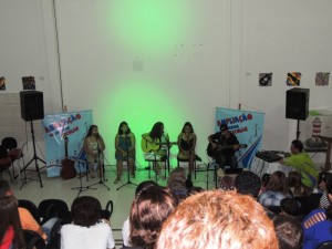 Alunos do projeto Ampliação demonstram talento em Mostra de Música