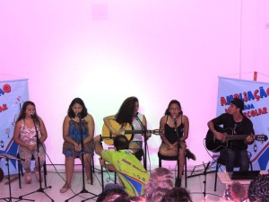 Alunos do projeto Ampliação demonstram talento em Mostra de Música
