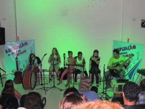 Alunos do projeto Ampliação demonstram talento em Mostra de Música