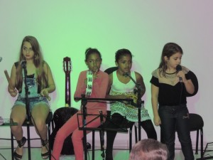 Alunos do projeto Ampliação demonstram talento em Mostra de Música