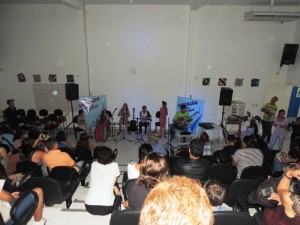 Alunos do projeto Ampliação demonstram talento em Mostra de Música