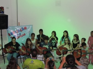Alunos do projeto Ampliação demonstram talento em Mostra de Música