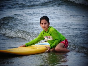 Projeto Ampliação da Jornada Escolar realiza 7º Surf Kids