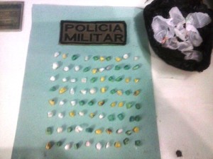 Ocorrencia de violencia contra mulher leva a prisao de traficantes no Sao Jose em Itapoa 1