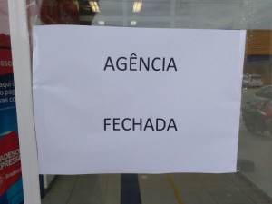 Agencia do Banco Bradesco de Itapoa assaltada 02
