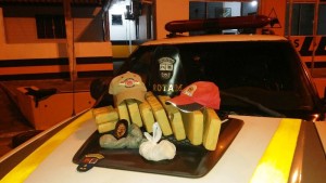 PM apreende drogas no posto rodoviario de Coroados, em Guaratuba (PR) 05