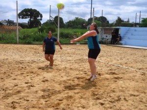 Volei de praia de Itapoa faz bonito e conquista tres medalhas em Rio Negro (PR) 09