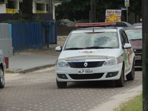 Dezenas de itapoaenses se reuniram em manifestacao neste domingo, 13-03 - 80