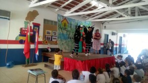 Escolas de Itapoa recebem encenacao de teatro sobre prevencao ao Aedes aegypti 01