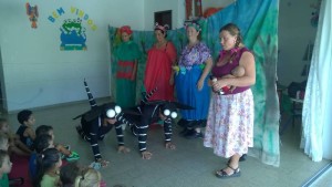 Escolas de Itapoa recebem encenacao de teatro sobre prevencao ao Aedes aegypti 08